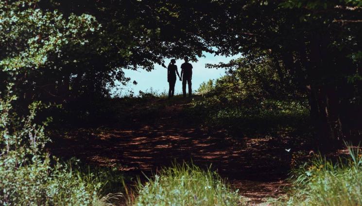 d - ИНТИМНО: Уилям нацелува Кейт в гората (СНИМКА)