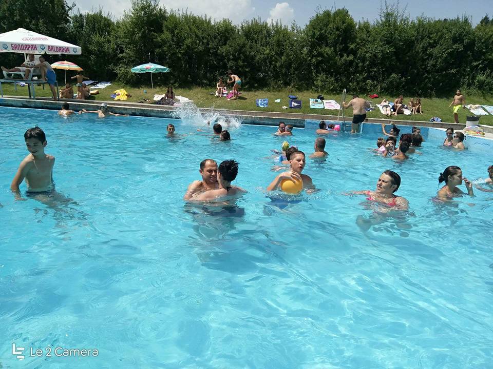 минерална вода басейн