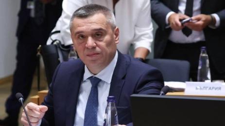 Министър Тахов