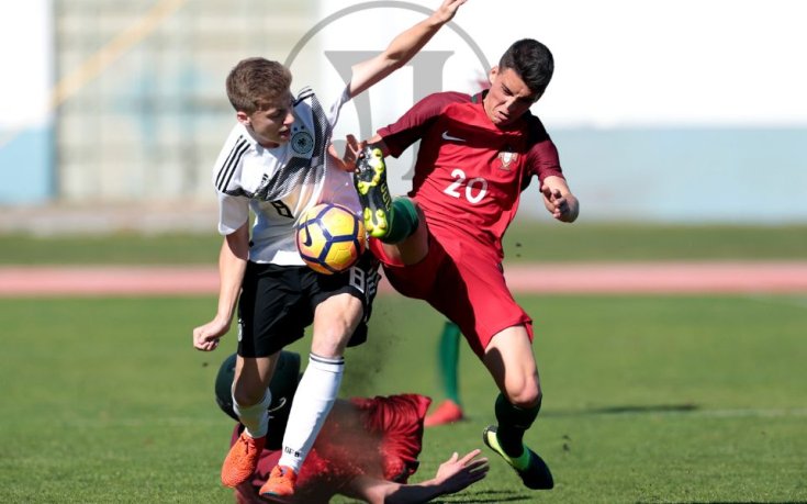 Локо Пд договори халф на Спортинг Лисабон