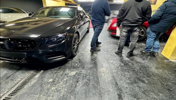 коли - ГДБОП С АКЦИЯ: Погнаха богаташи с луксозни коли! 