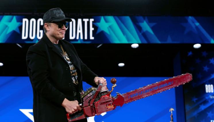 Илон Мъск - Илон Мъск тръгна на кръстоносен поход с моторна резачка срещу бюрокрацията