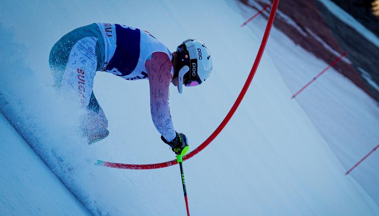 Константин Стоилов ски - Наше момче отвя конкуренцията на Открития шампионат по ски на Румъния