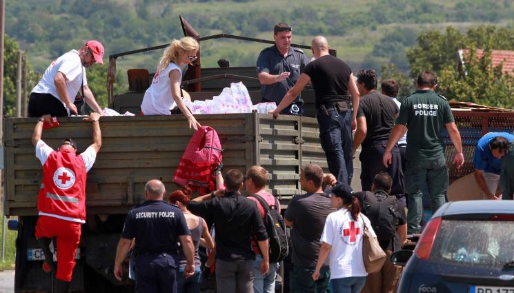 доброволци - РАЗВЪРЗВАТ ИМ РЪЦЕТЕ ЗАД ВОЛАНА: Доброволците с лампи и сирени при бедствия!