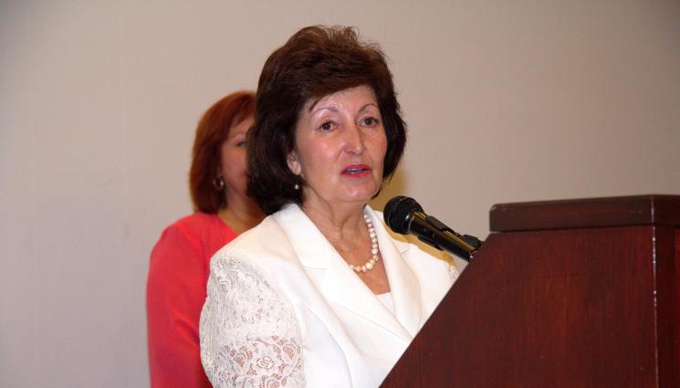 Милка Василева - ЗДРАВЕ с Телеграф: Председателят на асоциацията на професионалистите по здравни грижи Милка Василева: Ще има полза от автономност за сестрите и акушерките