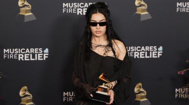 Charli XCX е "Автор на песни на годината" на Британската звукозаписна академия