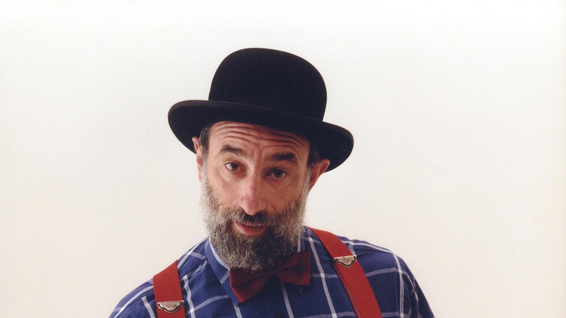 Авнер Айзенберг е актьор мим илюзионист и учител известен с