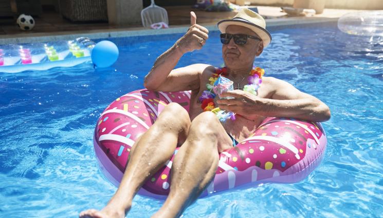 щастлив пенсионер почивка