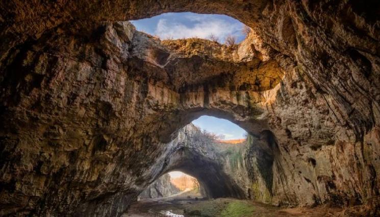 Деветашката пещера - Шест магични пещери у нас