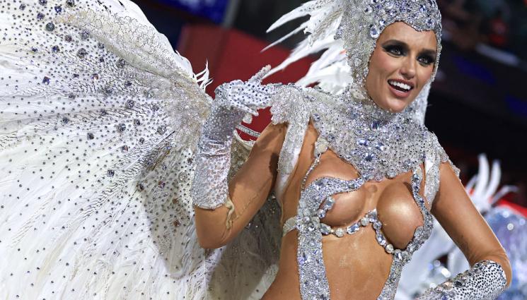 Рио карнавал - ВРЕМЕ ЗА ТАНЦИ: Започва карнавалът в Рио, 2 милиона души разголват тела!