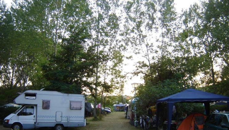 каравана - С ПРОМЕНИ В ЗАКОНА: По-солени глоби за палатки извън къмпинг!