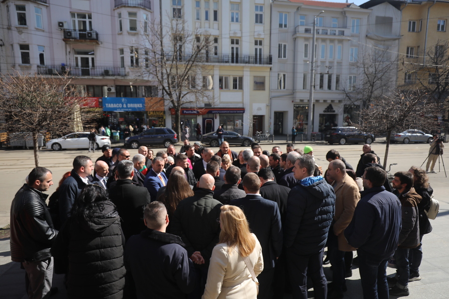 Окончателно: Четирима от задържаните след протеста на "Възраждане" остават в ареста