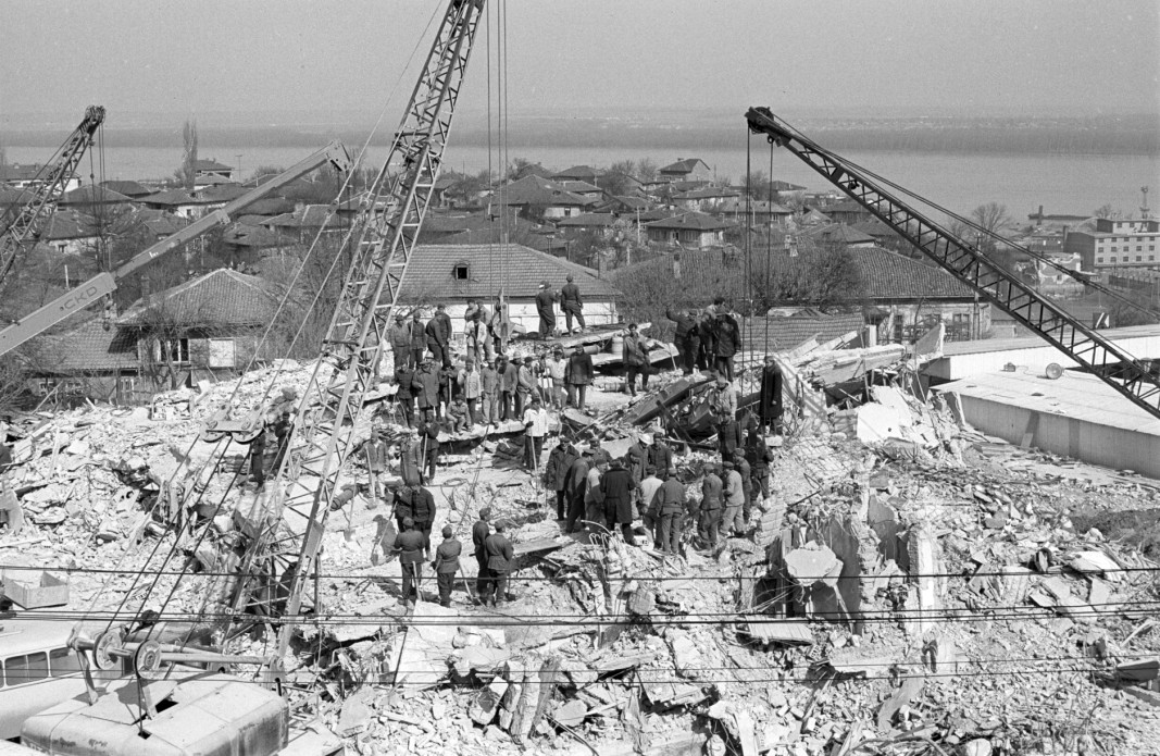 земетресение Свищов Вранча трус войници