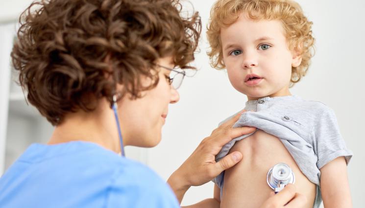 преглед дете лекар - НЗОК: 306 деца вече са получили безплатни антибиотици
