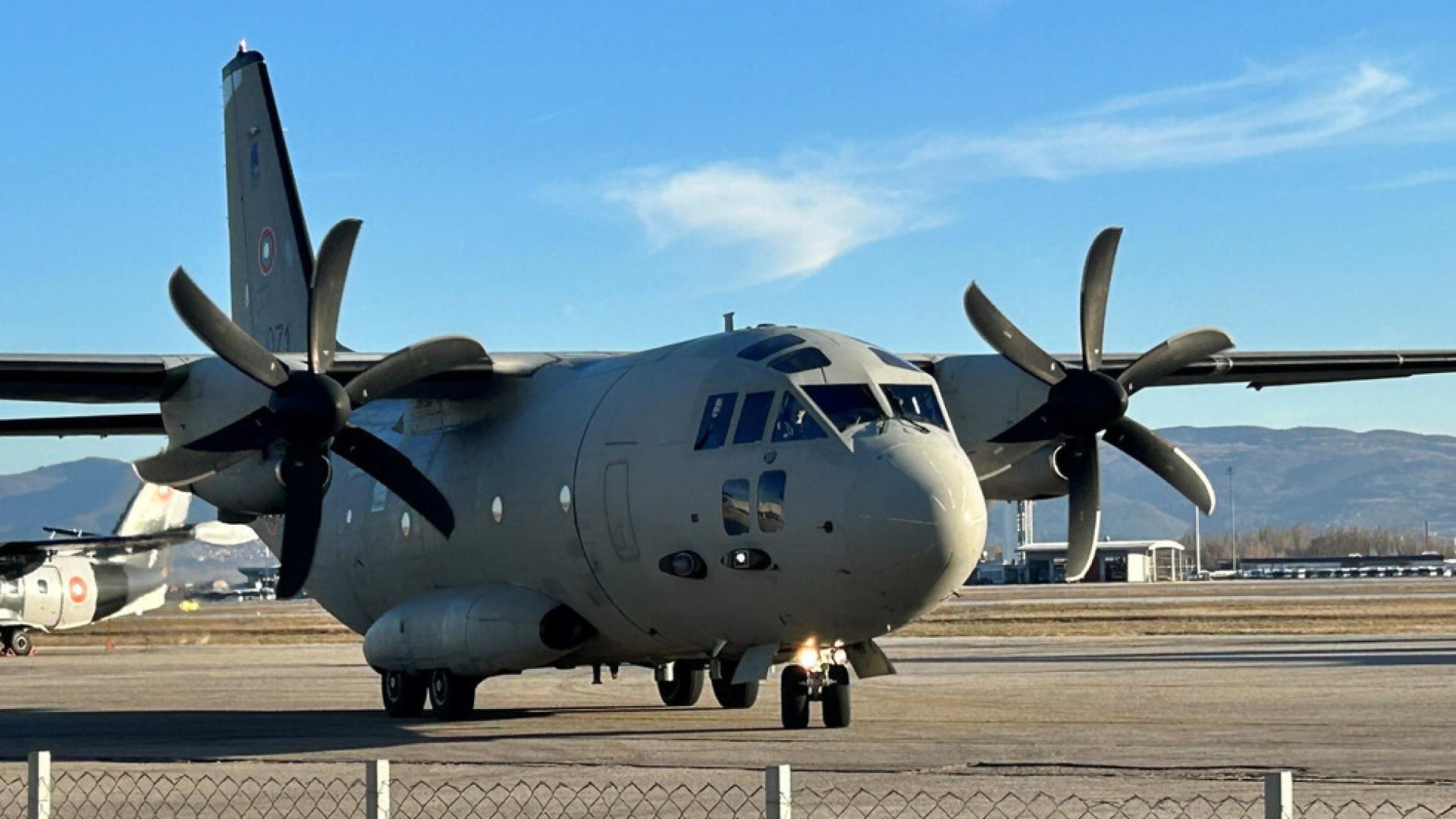 Екипаж от 16 а авиационна база Враждебна от състава на Военновъздушните