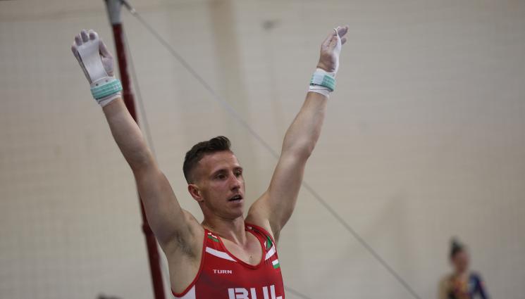 Еди Пенев - Еди Пенев с две пети места в Световната купа по спортна гимнастика в Баку, Димитър Димитров - с две шести