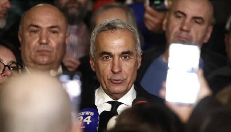 Калин Джорджеску - Махнаха проруския Калин Джорджеску от президентските избори в Румъния