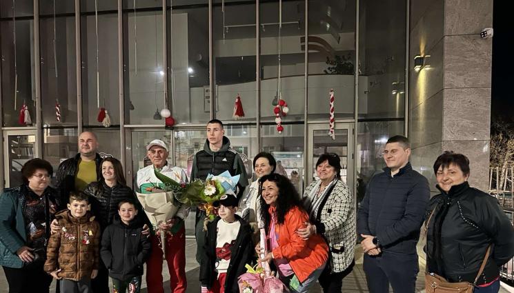 Саръбоюков Харманли - При своите в Харманли: И областният управител на Хасково аплодира шампиона Саръбоюков