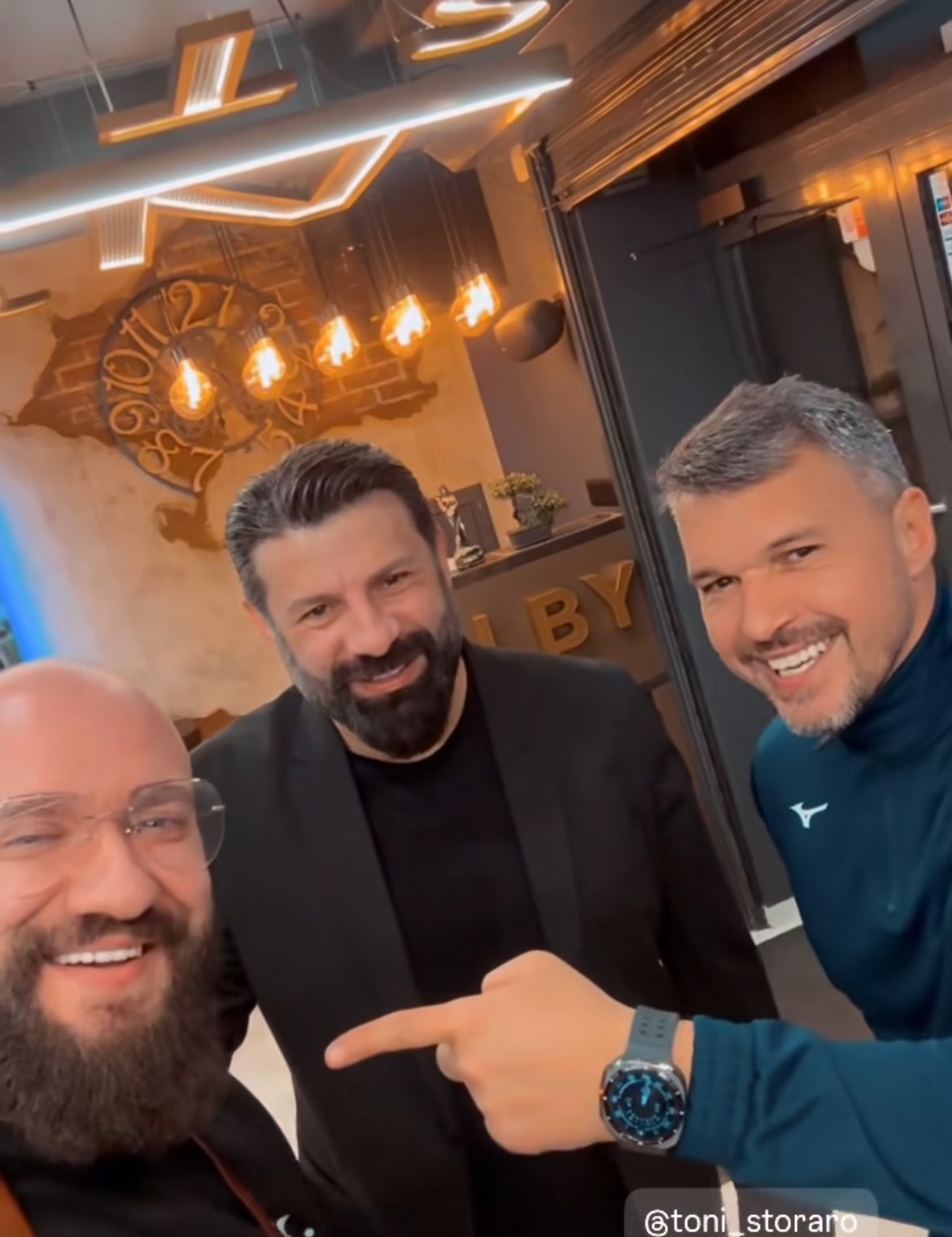 Тони Стораро и Божинката