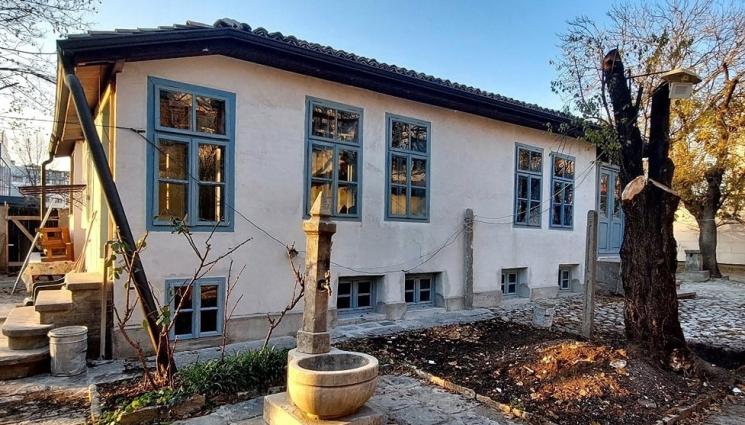 чешма дънов - УНИКАЛНА ПО РОДА СИ: Реставрираха вълшебната чешма на Дънов!