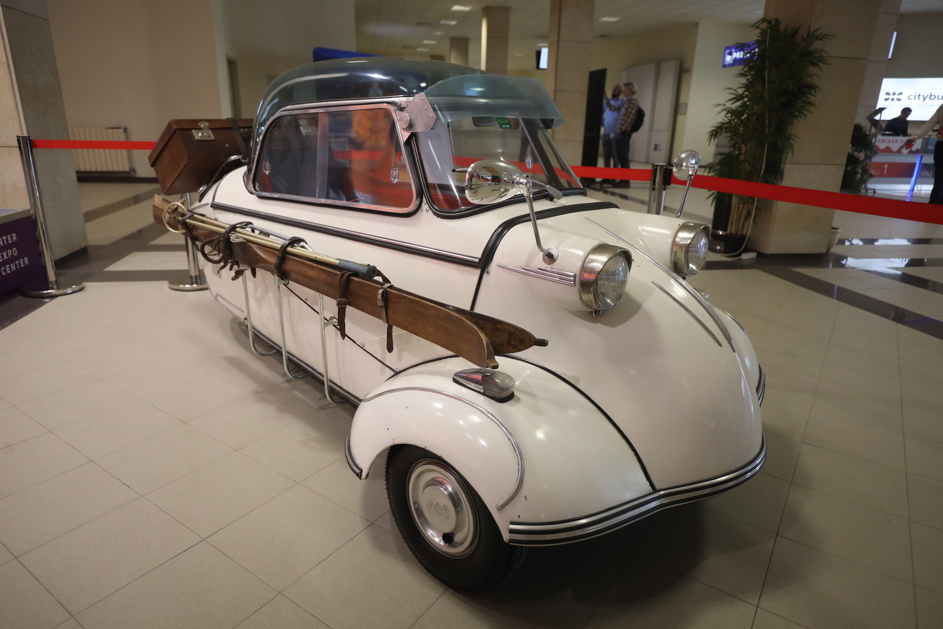 <p>Изложение на ретро автомобили в "Интер Експо Център" София&nbsp;</p>