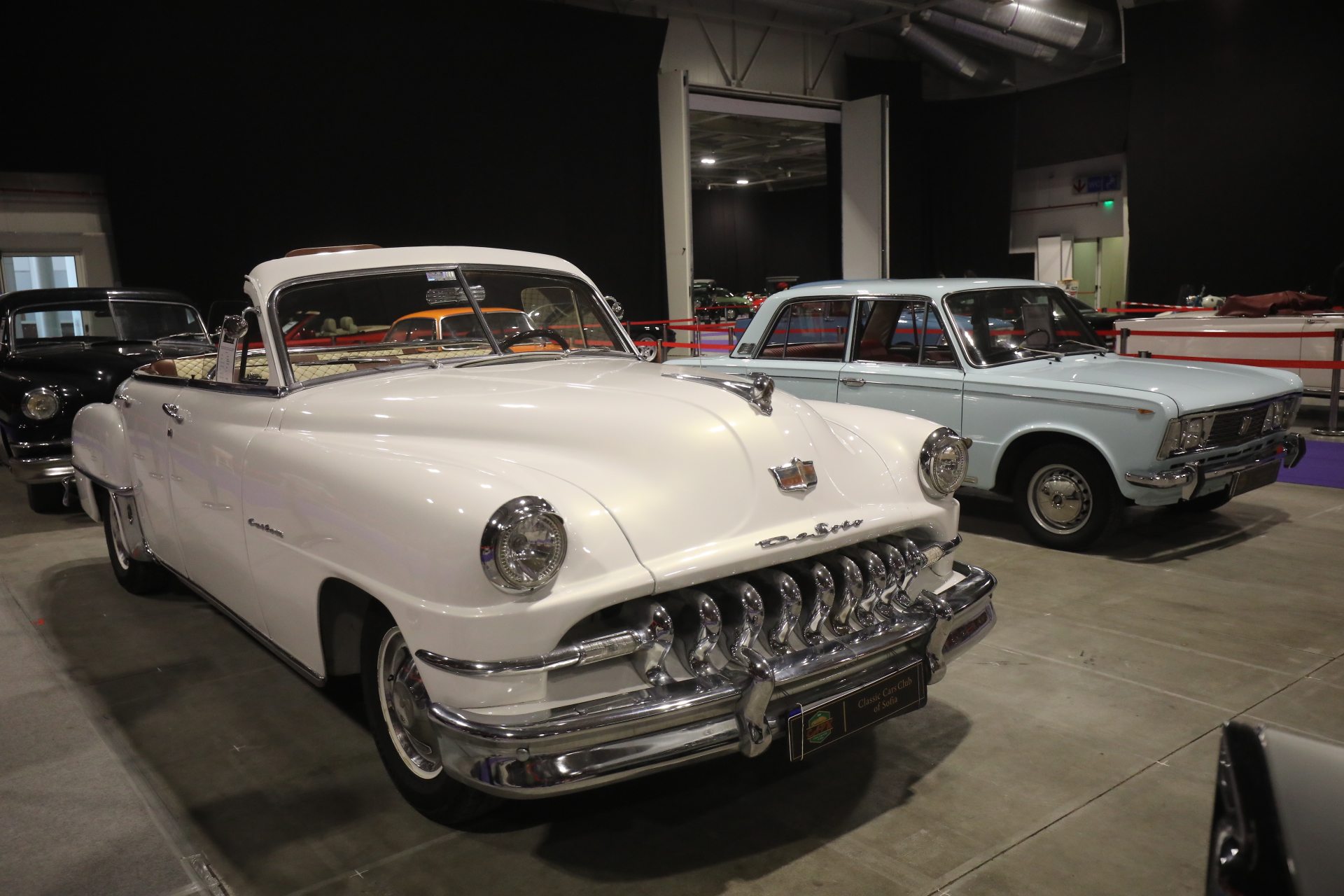 <p>Изложение на ретро автомобили в "Интер Експо Център" София&nbsp;</p>