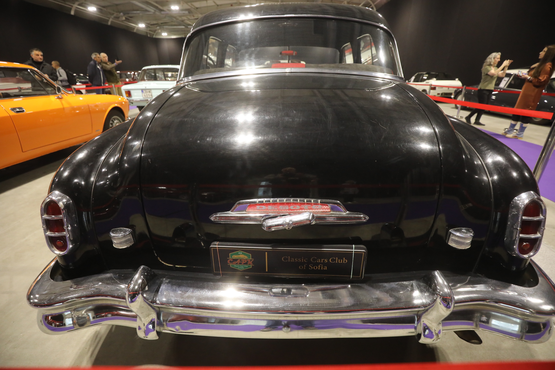 <p>Изложение на ретро автомобили в "Интер Експо Център" София&nbsp;</p>