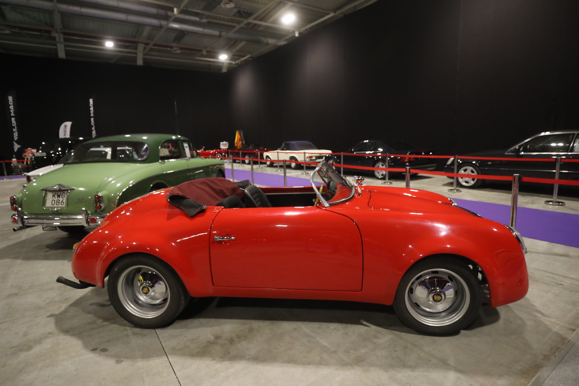 <p>Изложение на ретро автомобили в "Интер Експо Център" София&nbsp;</p>