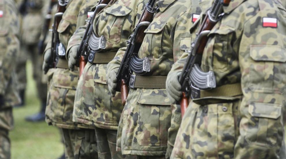 Полша ще организира мащабни военни паради по случай Деня на въоръжените сили