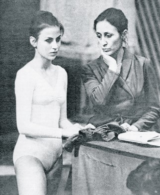 Илияна Раева