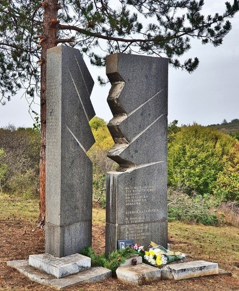 паметник на загиналите