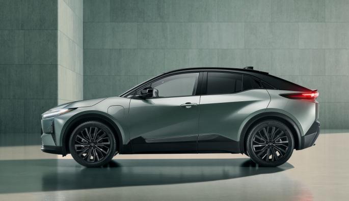  Toyota C-HR+