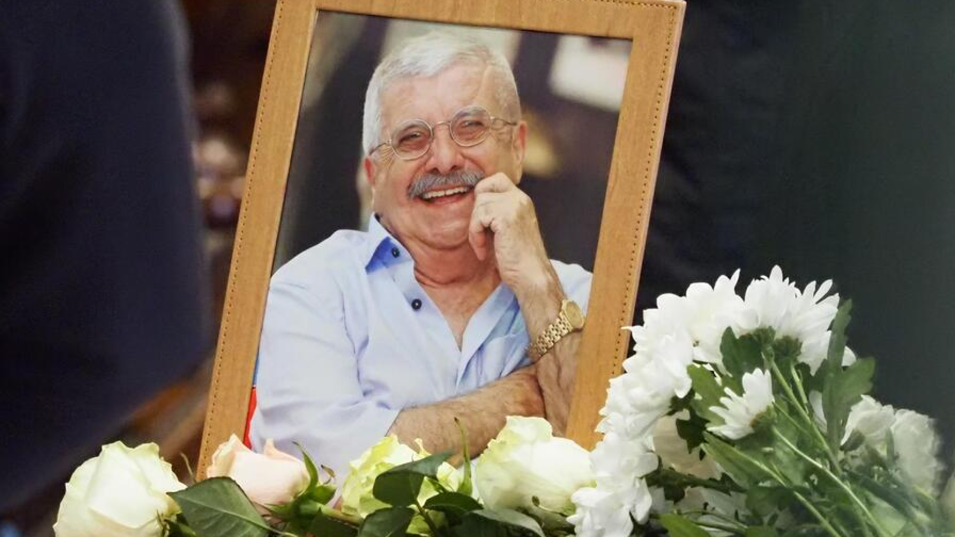 Близки приятели ръководители бивши и настоящи спортисти и треньори се