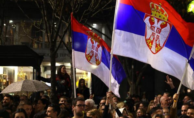 Управляващите в Сърбия готвят блокада в Нови Сад