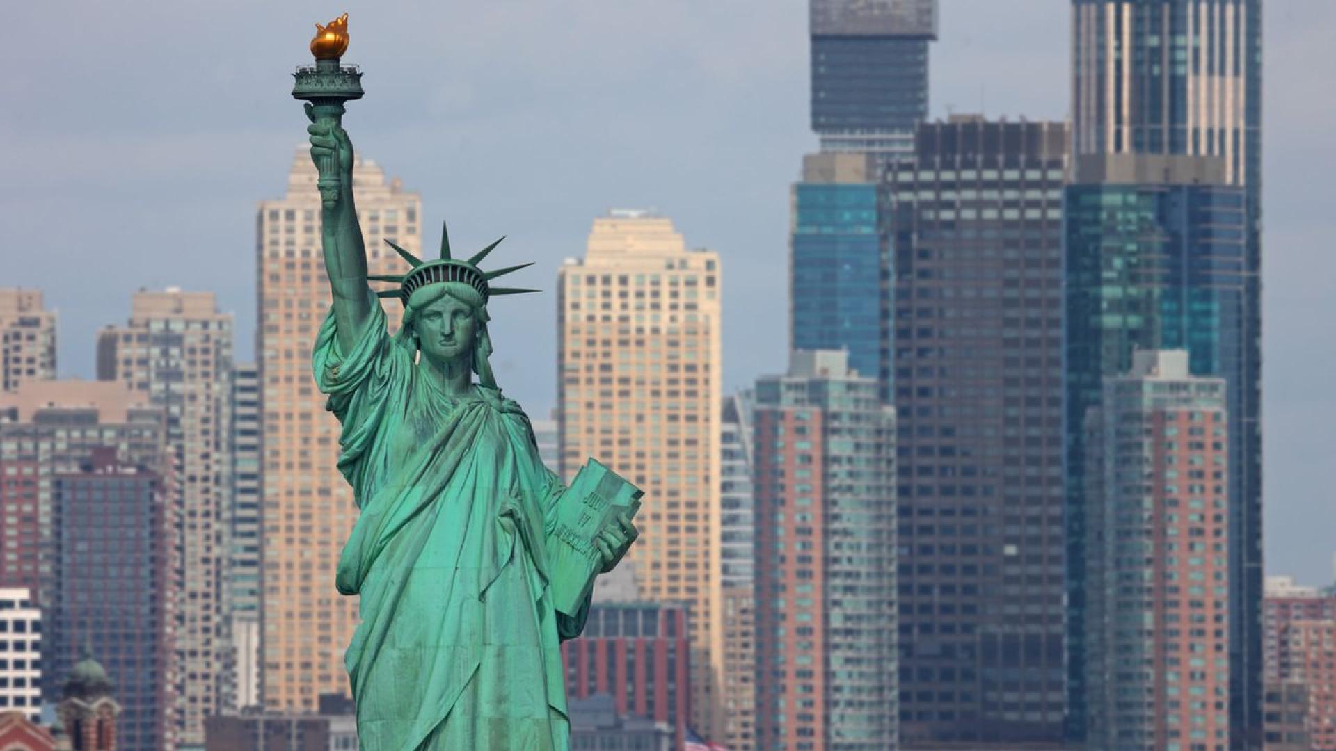 Тя е била погребана под ледник разрушена от гигантски чудовища