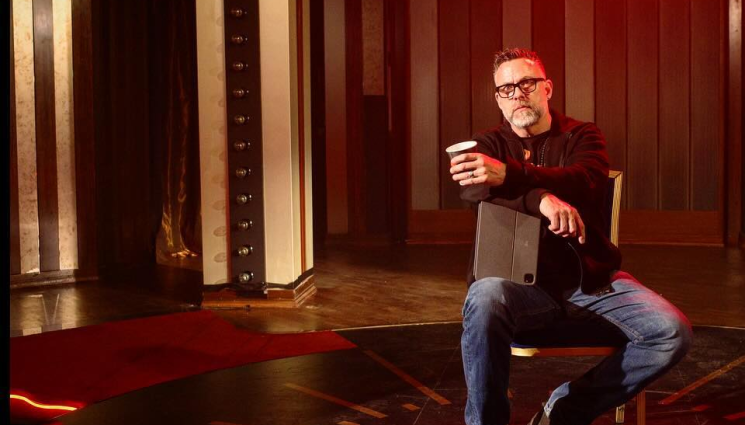 джеймс бамфорд - В ПЕРНИК: Режисьорът на „Стрелата“ учи за Левски