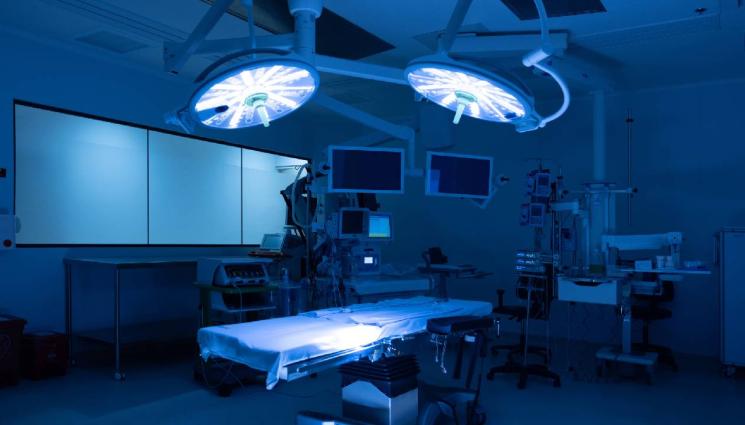 операционна зала - Испания разреши евтаназия на парализирана млада жена, скочила от 5-ия етаж!