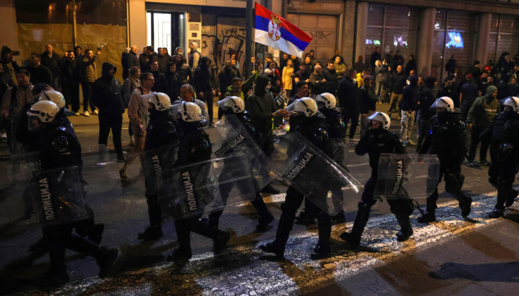 сърбия - СЪРБИЯ, ЧУВАШ ЛИ НИ? Високо напрежение в Нови Сад