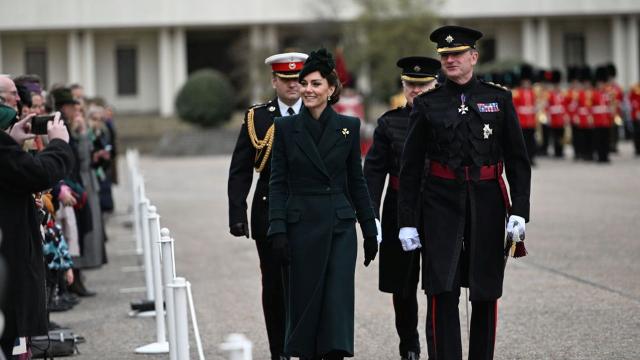 Кейт Мидълтън участва в парада за Деня на свети Патрик (СНИМКИ)