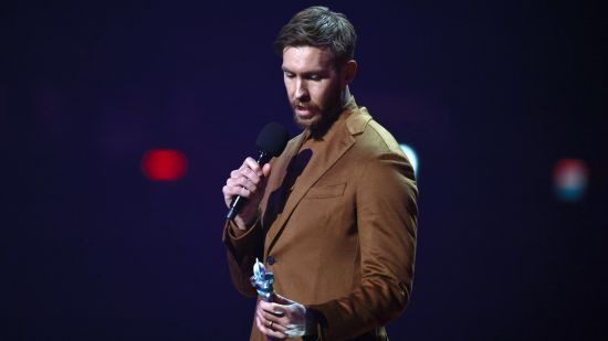 Calvin Harris се завръща като вокалист