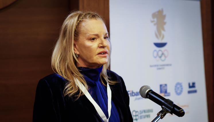 Стефка Костадинова