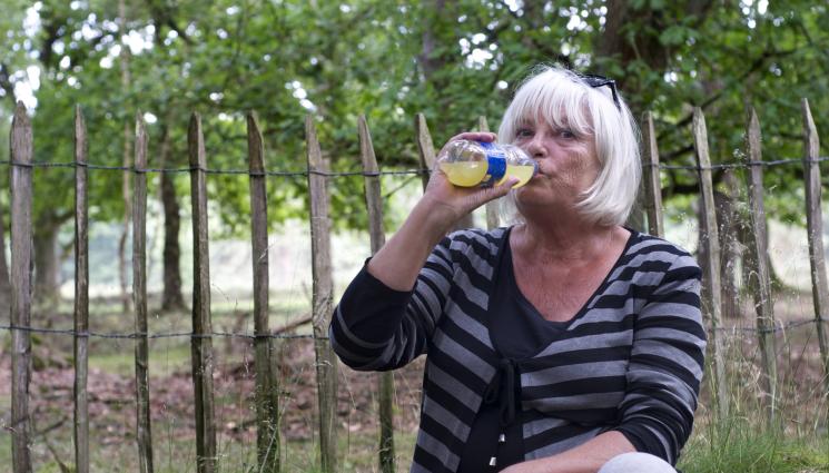 безалкохолно - ЗЛАТНО ВРЕМЕ: Подсладените безалкохолни водят до рак на устната кухина