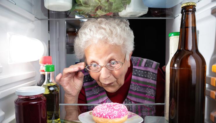 хладилник - ПРАКТИЧНИ СЪВЕТИ: Сода и кафе махат неприятните миризми от хладилника