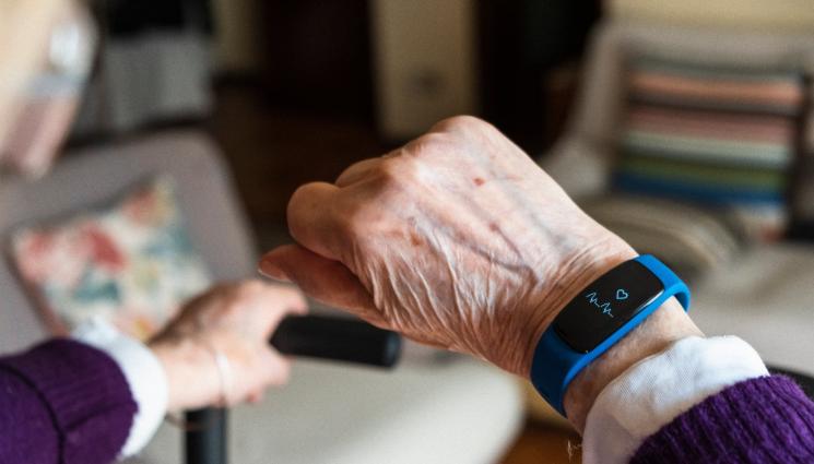 смарт часовник - ХАЙ-ТЕК: Кислород в кръвта срина пазара на смарт часовници