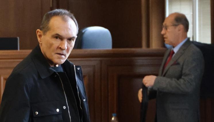 Васил Божков - Наши и чужди служби засякоха преводи за 5 милиона евро към Васил Божков