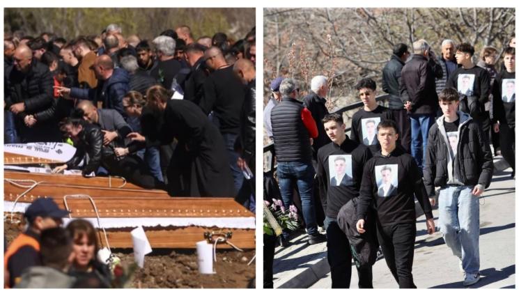 Кочани - Майки, докато погребват децата си в Кочани: Животът ни свърши!  (СНИМКИ)