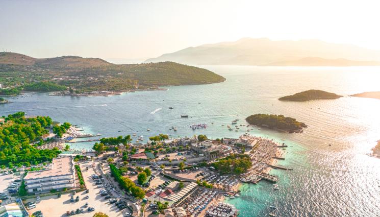 албания - ТОП ДЕСТИНАЦИЯ ЗА ЛЯТОТО: Албания - красиви плажове на две морета и вкусна храна!