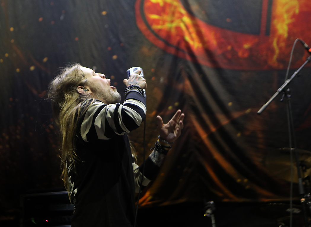 <p>DROWNING POOL</p>