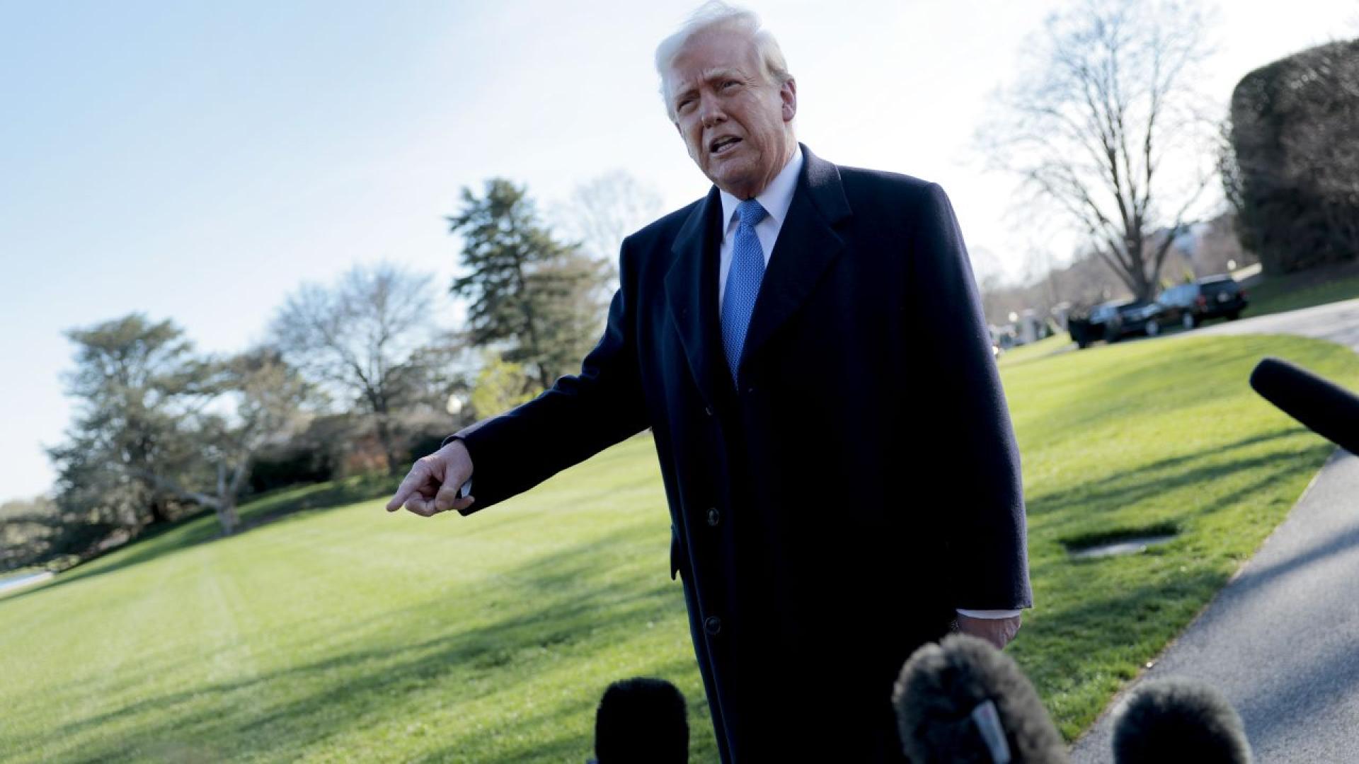 Президентът на САЩ Доналд Тръмп призова негов протрет в щатската