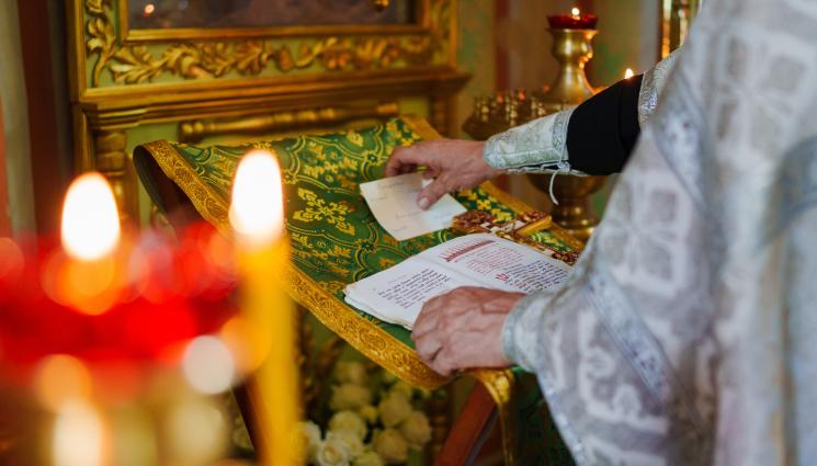 свещеник православен - ДОКАТО Е В ЦЪРКВАТА: Арестуваха православен свещеник, осъдиха го на затвор (СНИМКА)